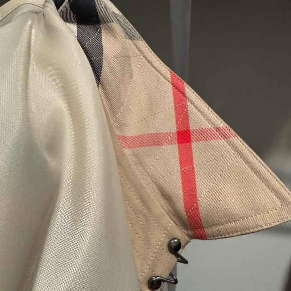 Burberry Prorsum Women’s Trench Coat